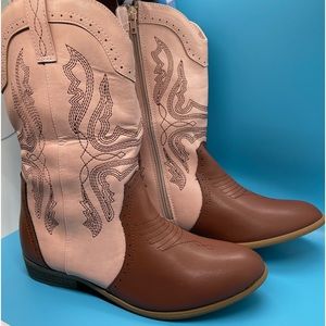Dream Pairs Cowgirl boots - New In Box - sz US 6 Youth